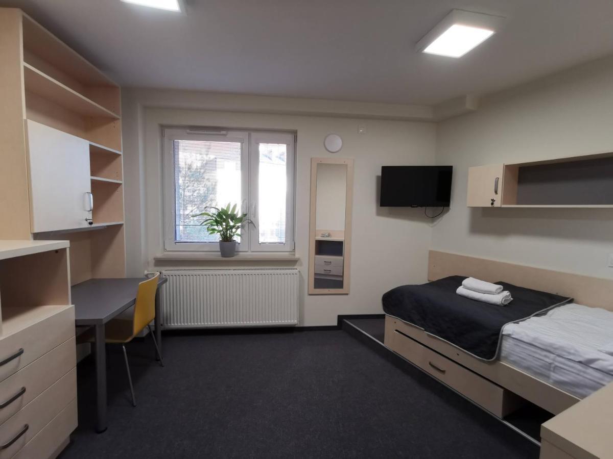 Dom Studencki Zaulek Hostel Krakau Buitenkant foto